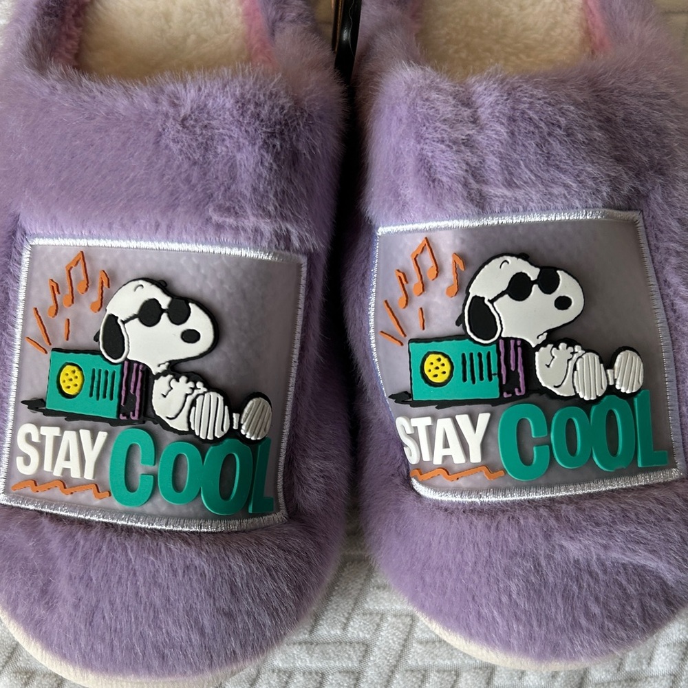 Peanuts Lavender Stay Cool Slippers - Picture 2 of 4